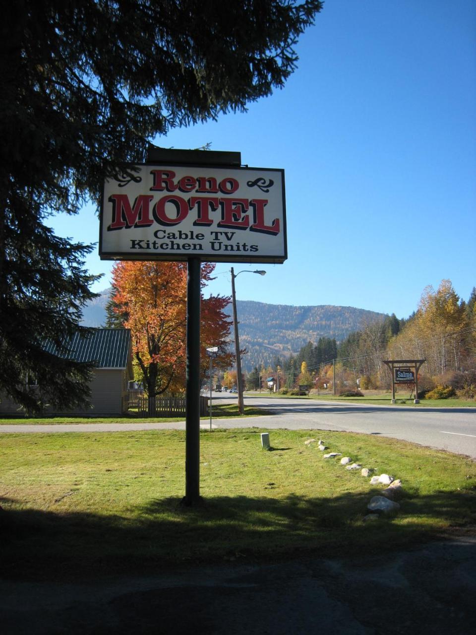 Reno Motel Salmo Екстериор снимка