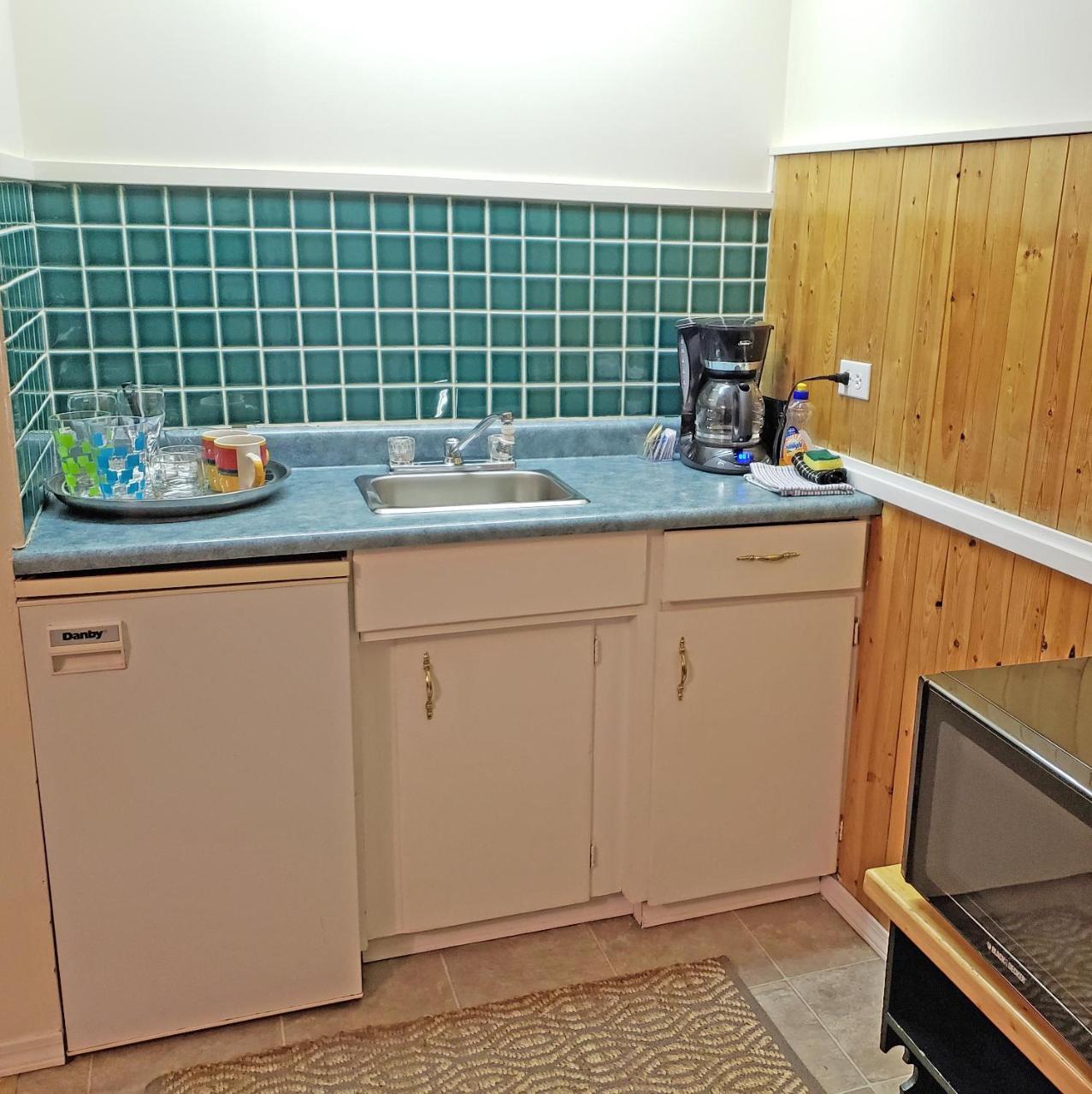 Reno Motel Salmo Екстериор снимка