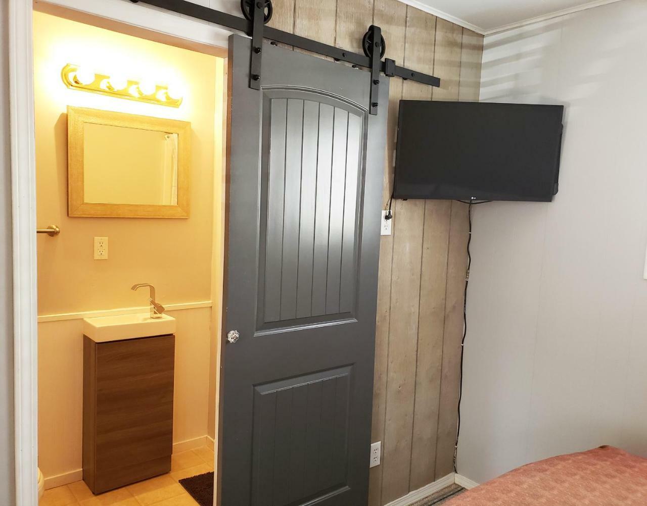 Reno Motel Salmo Екстериор снимка